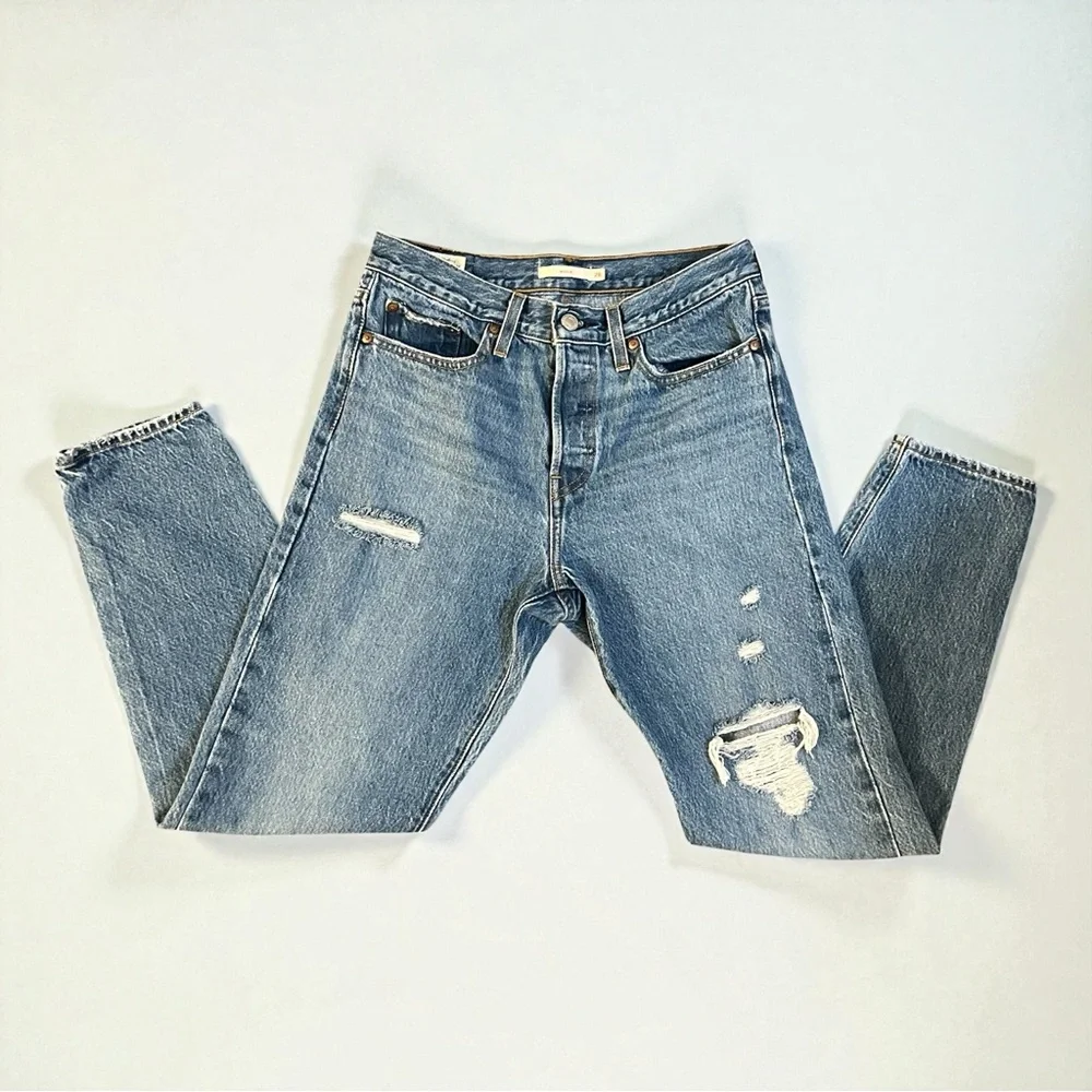 Levi's Wedgie Icon Ankle Medium Blue High-Rise Distressed Jeans - Picture 3 of 15